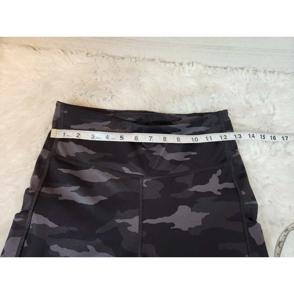 Athleta Women's Multicolor Camouflage Stretch Mid Rise‎ Cropped Leggings Size S